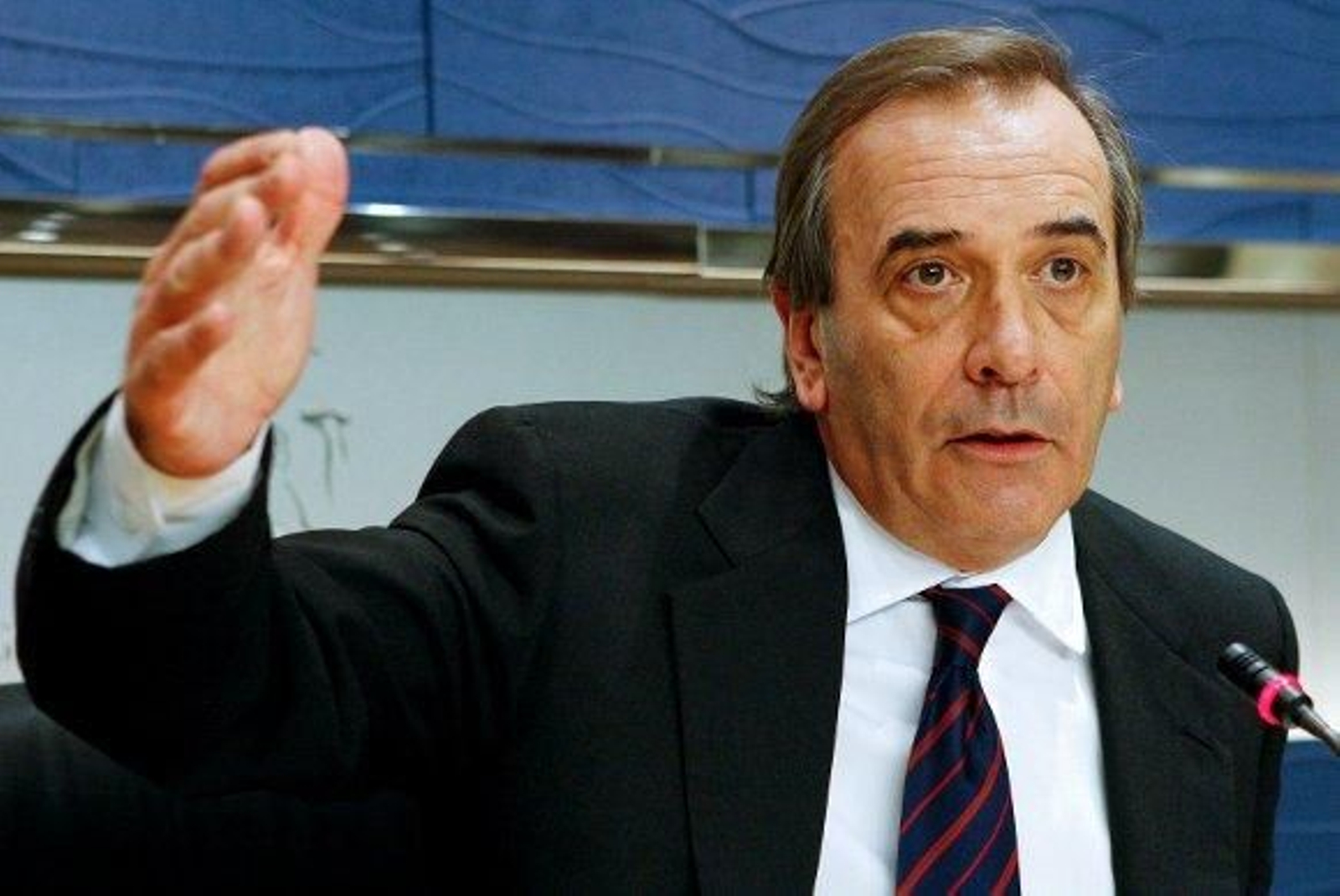 El Gobierno alcanza un acuerdo con PNV y Coalición Canaria para aprobar los presupuestos