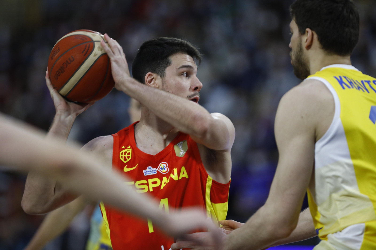 Las imágenes del emotivo encuentro entre España y Ucrania en Córdoba