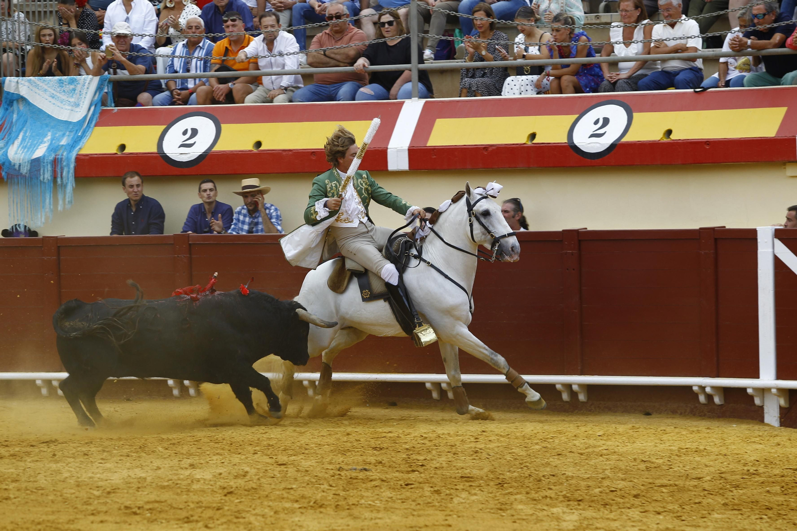 Imágenes de la corrida de rejones en la Feria taurina de Vera 2022