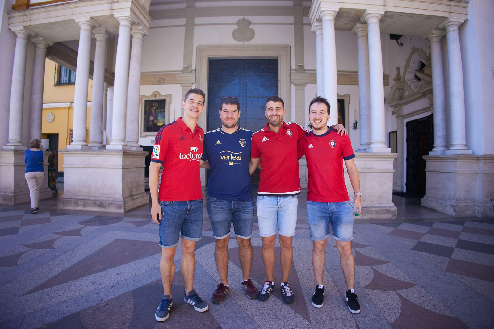 Las fotos de aficionados de Real Madrid y Osasuna el día de la final de Copa en Sevilla