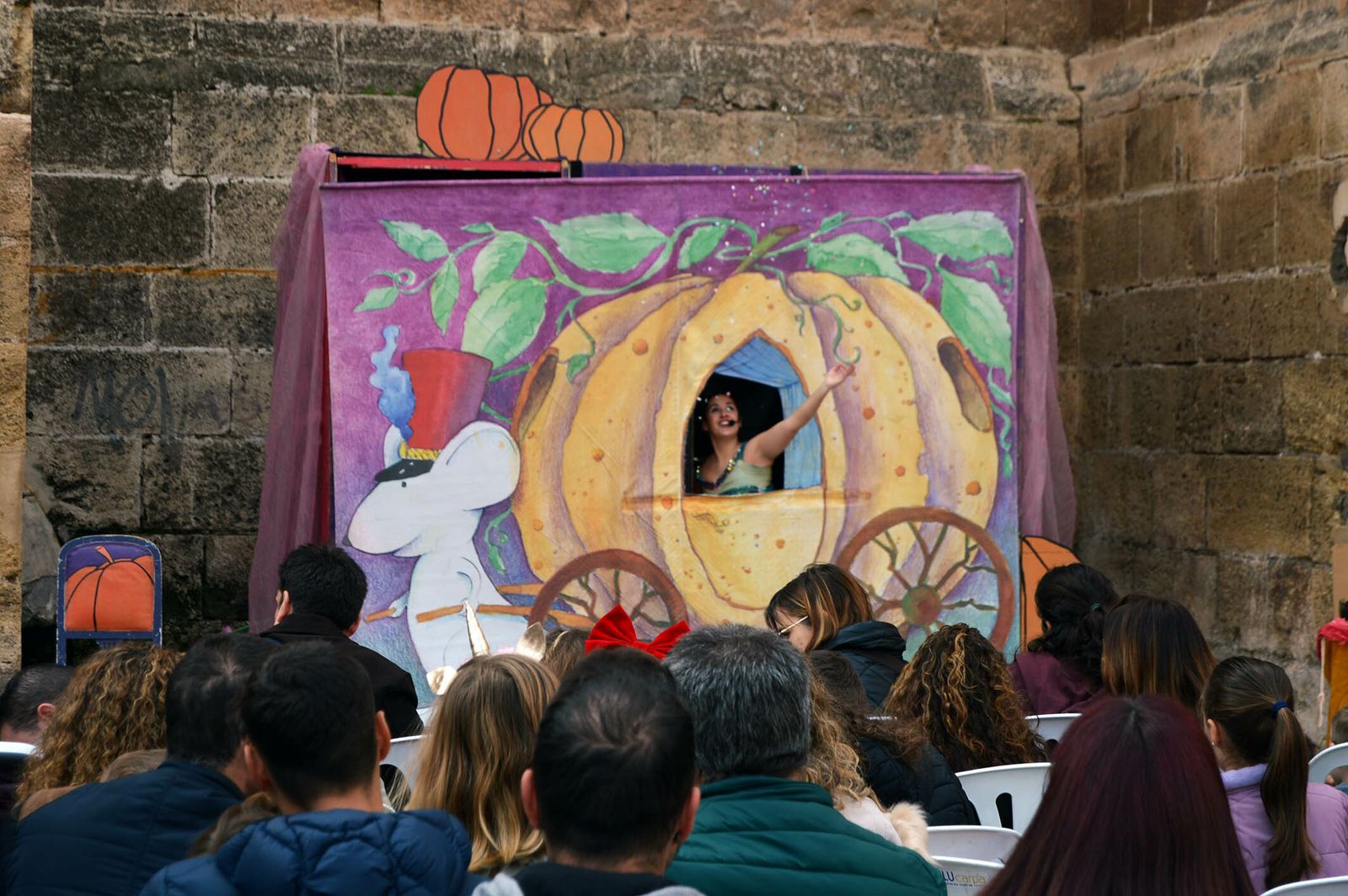 Acuario Teatro durante la puesta en escena de ‘La Cenicienta’.
