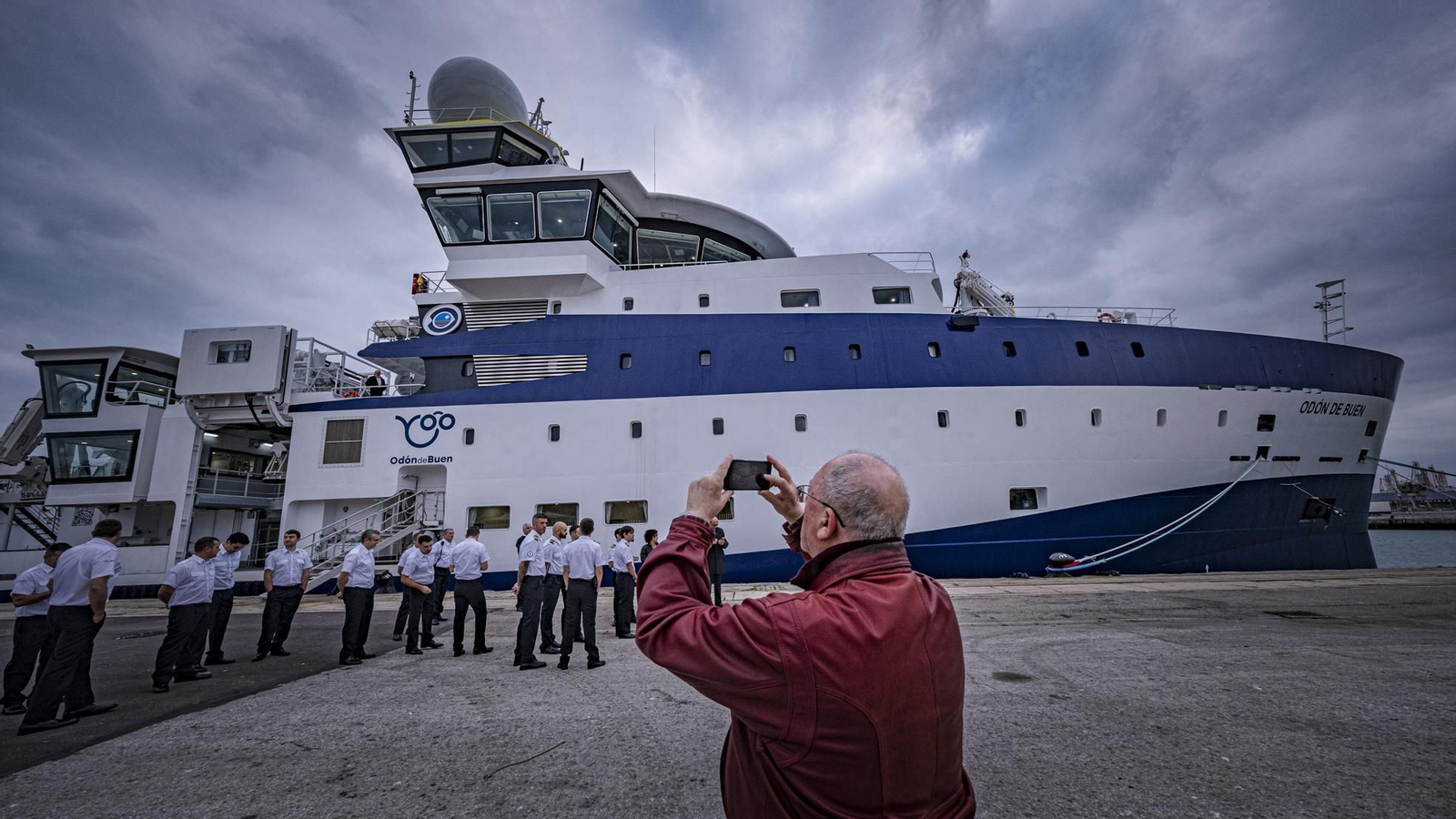 Las imágenes de la visita al buque oceanográfico del CSIC, 'Odon de Bien', amarrado en Cádiz