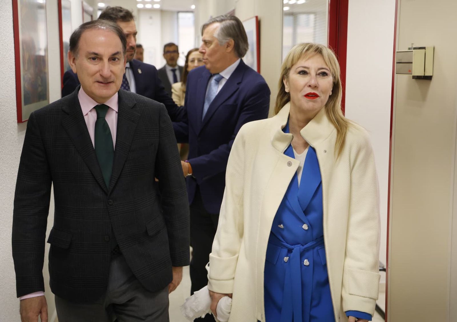 Javier González de Lara y Carolina España, consejera de Economía, antes de la reunión este lunes en Málaga.