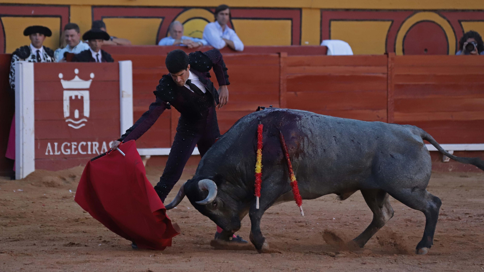 Fotos de la corrida del sábado de la Feria Taurina de Algeciras: Ferrera, Chacón y López Simón