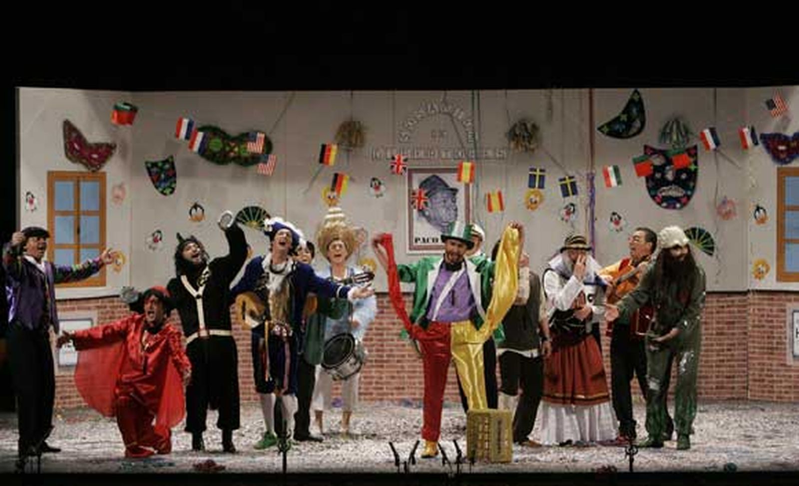 Chirigota 'Sosiación de dirertores (Los comparsistas también fuimos artistas)'

Foto: Lourdes de Vicente