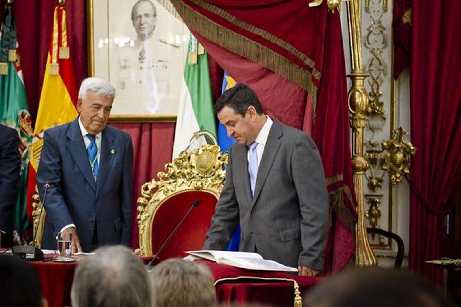 Imágenes de la toma de posesión de la Diputación.

Foto: Lourdes de Vicente y Jesus Marin