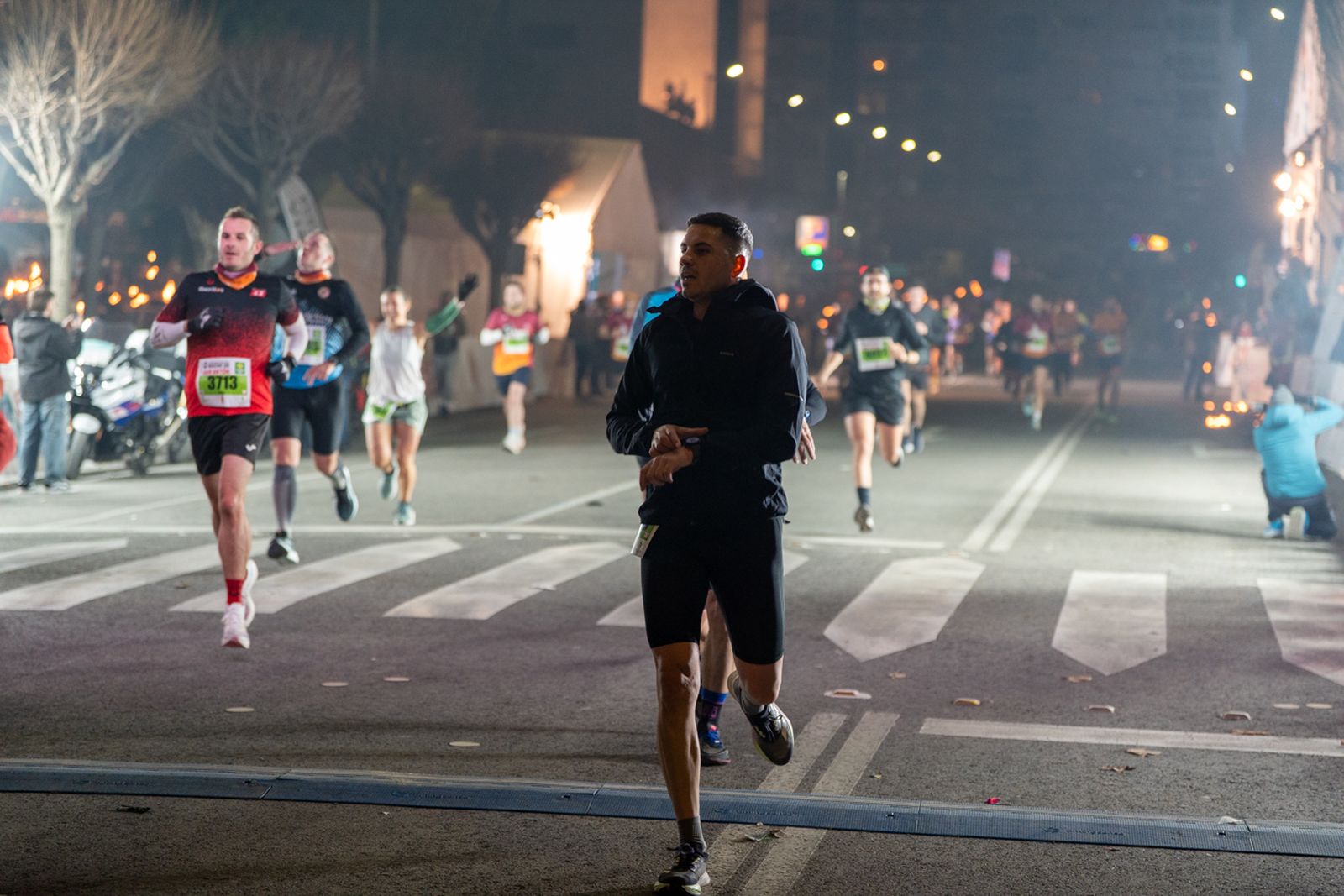 En imágenes: búscate en tu llegada a meta de la Carrera de San Antón 2026 (6)