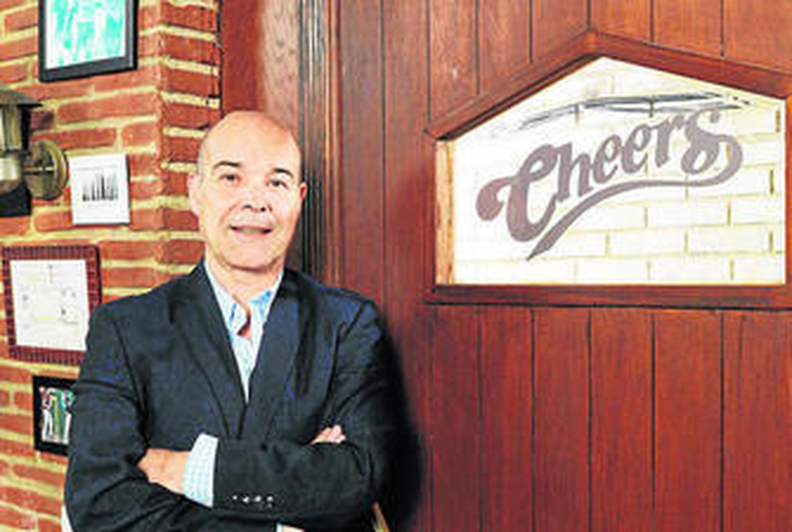 'Cheers' fue la última serie protagonizada por Antonio Resines en Telecinco.