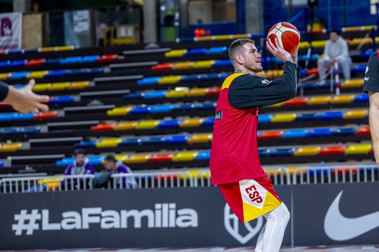 Alberto Díaz, Francis Alonso y Paco Aurioles, en la primera España de Chus Mateo