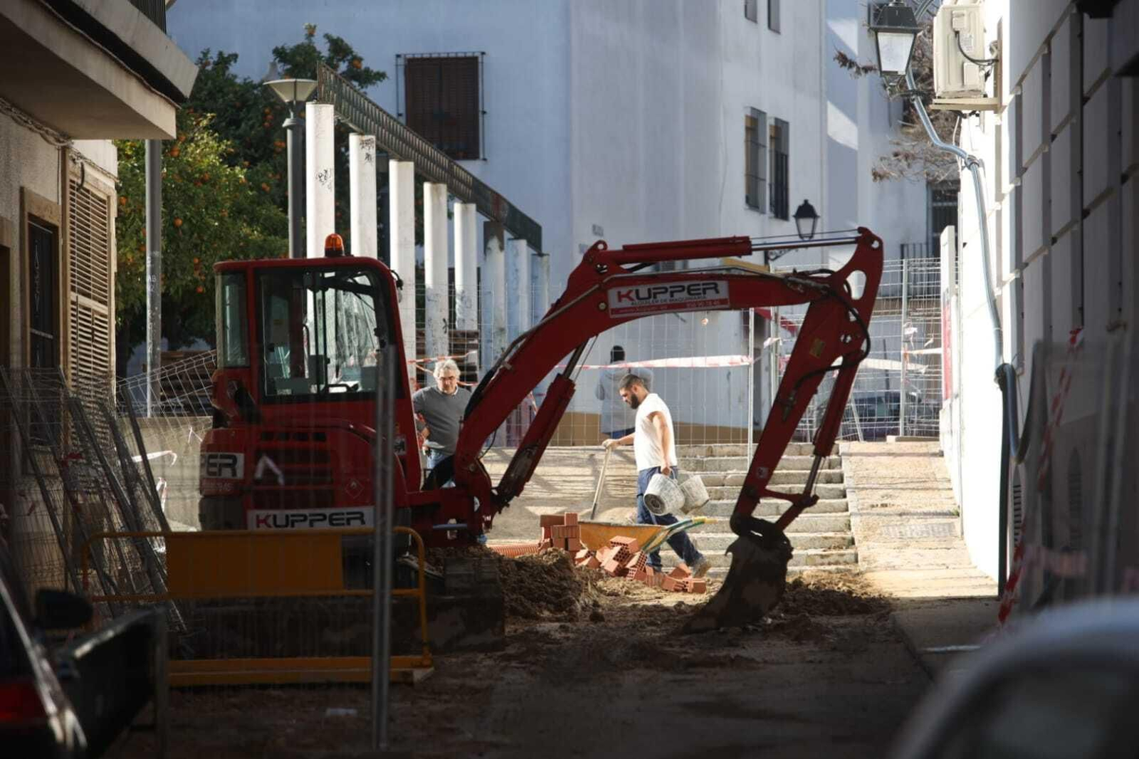 Trabajadores de la construcción en una obra en Jerez.
