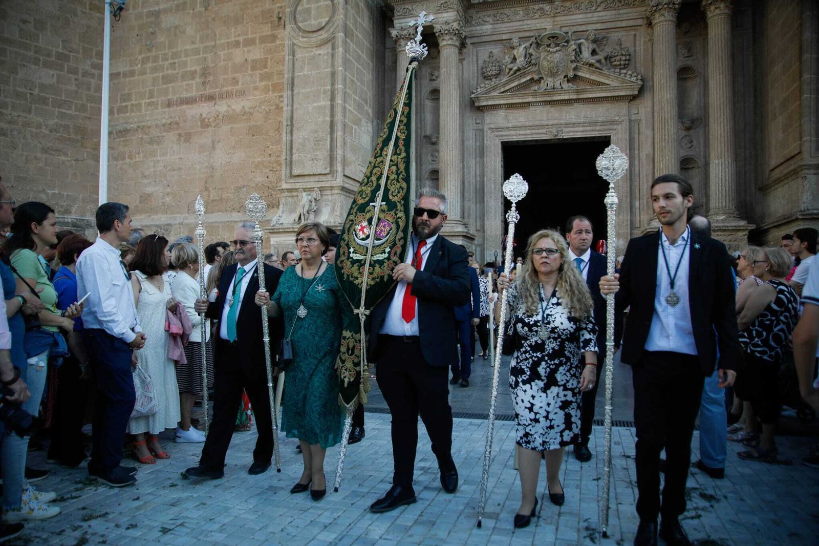 Imágenes de la procesión del Corpus Christi en Almería: así han sido la misa y la posterior marcha por la capital