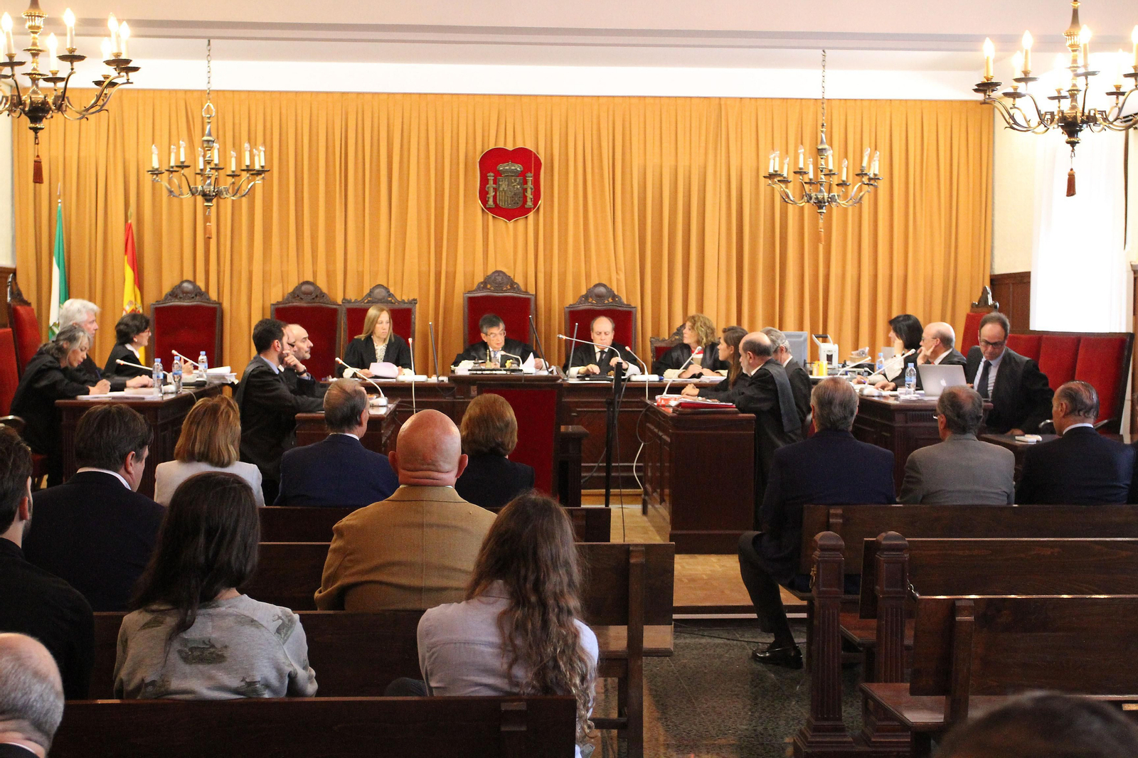 Inmaculada Jurado (primera por la izquierda) integró el tribunal que juzgó a Ruiz de Lopera