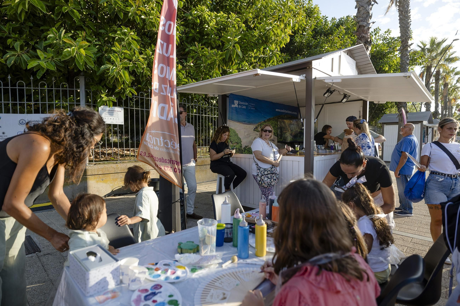 Imágenes de la apertura del Race Village de la Globe 40 en Cádiz