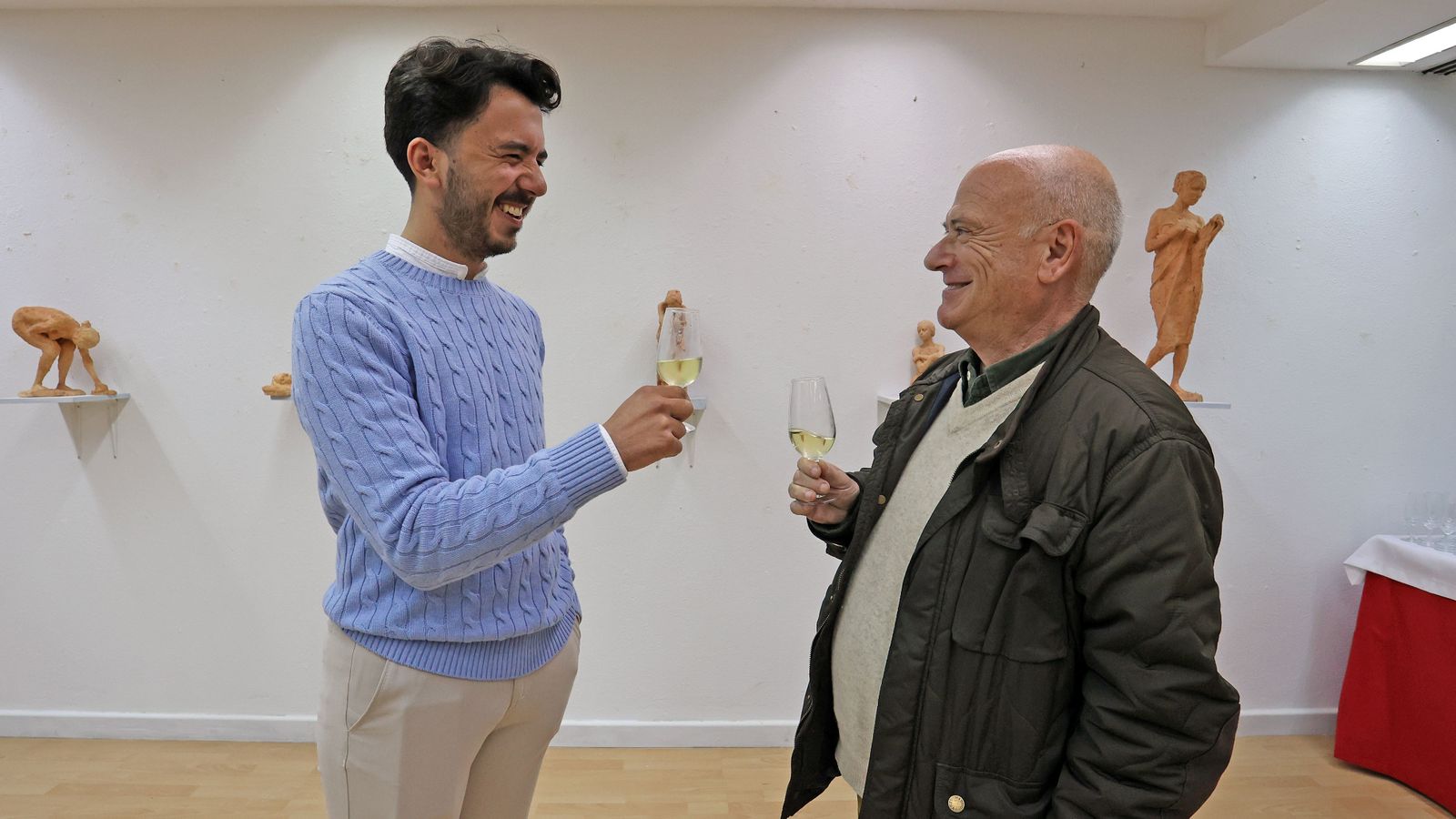 Rafael Navarro y Bernardo Palomo, este miércoles, en la inauguración de la exposición en la sala 'ArteaDiario'.