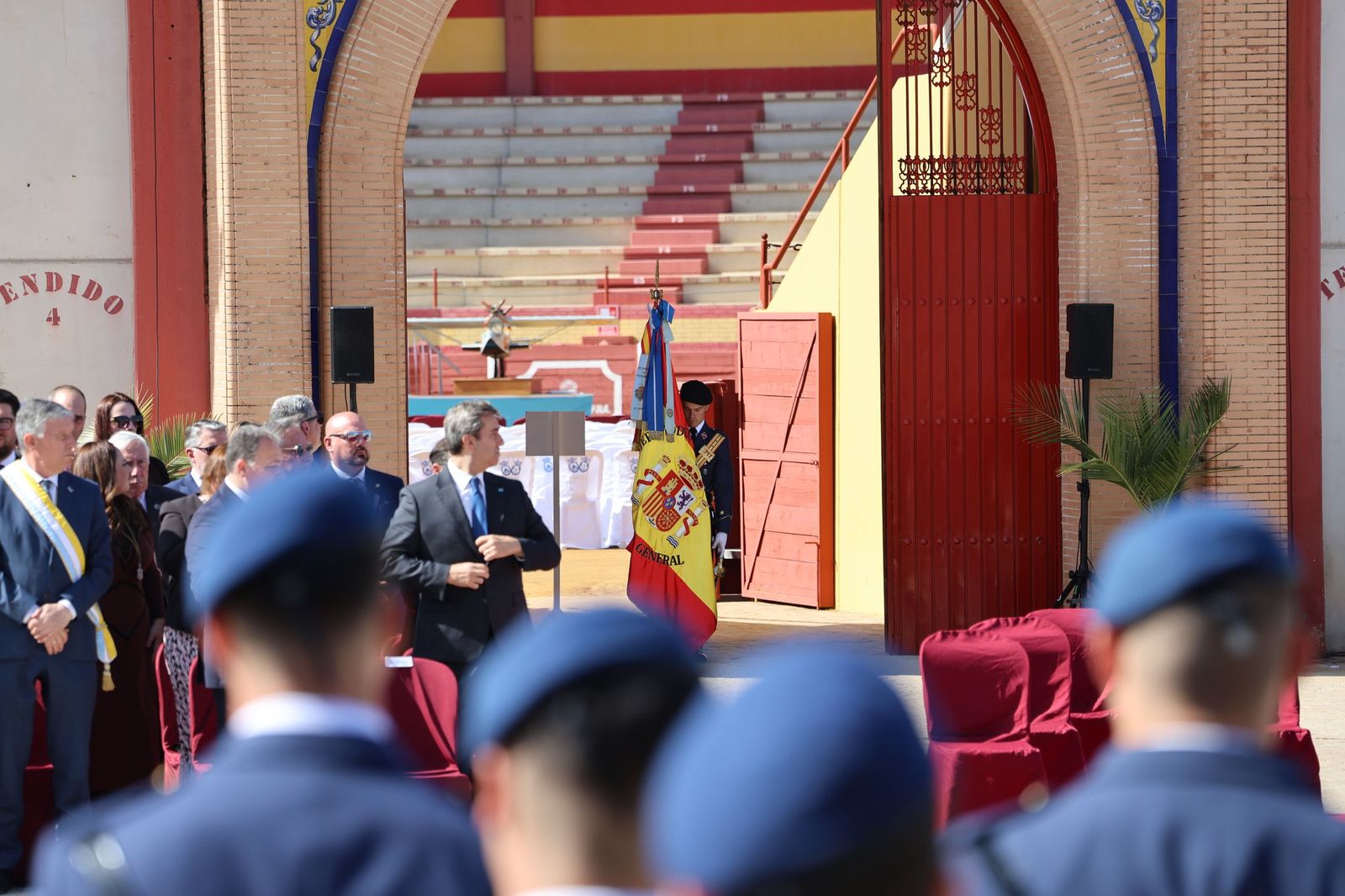 Fotografías del Acto Militar presidido por S.M. el Rey Felipe VI con motivo del centenario del Plus Ultra