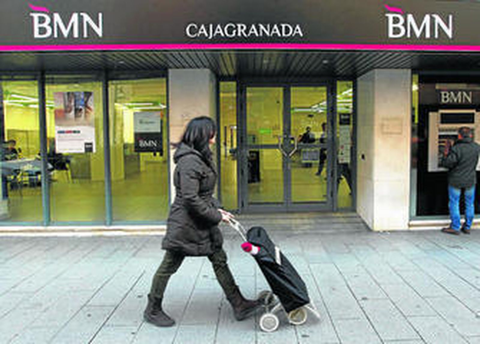 La nueva etapa abierta en el banco ha ido acompañada de un cambio de imagen de todas las oficinas.