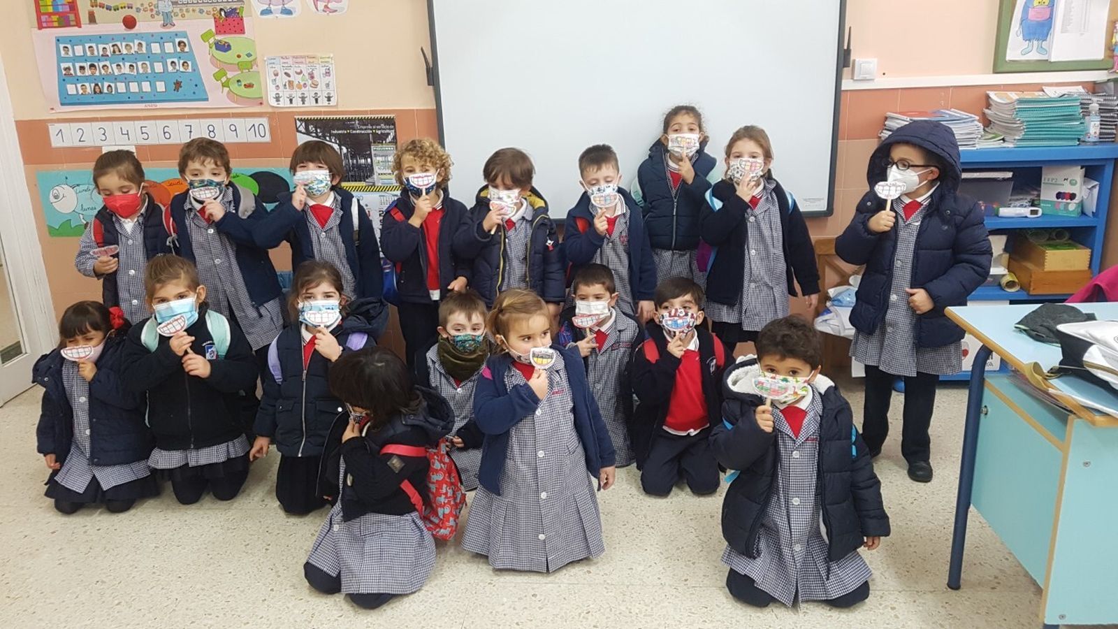 Los alumnos del colegio Molière han participado en los actos de la no violencia.