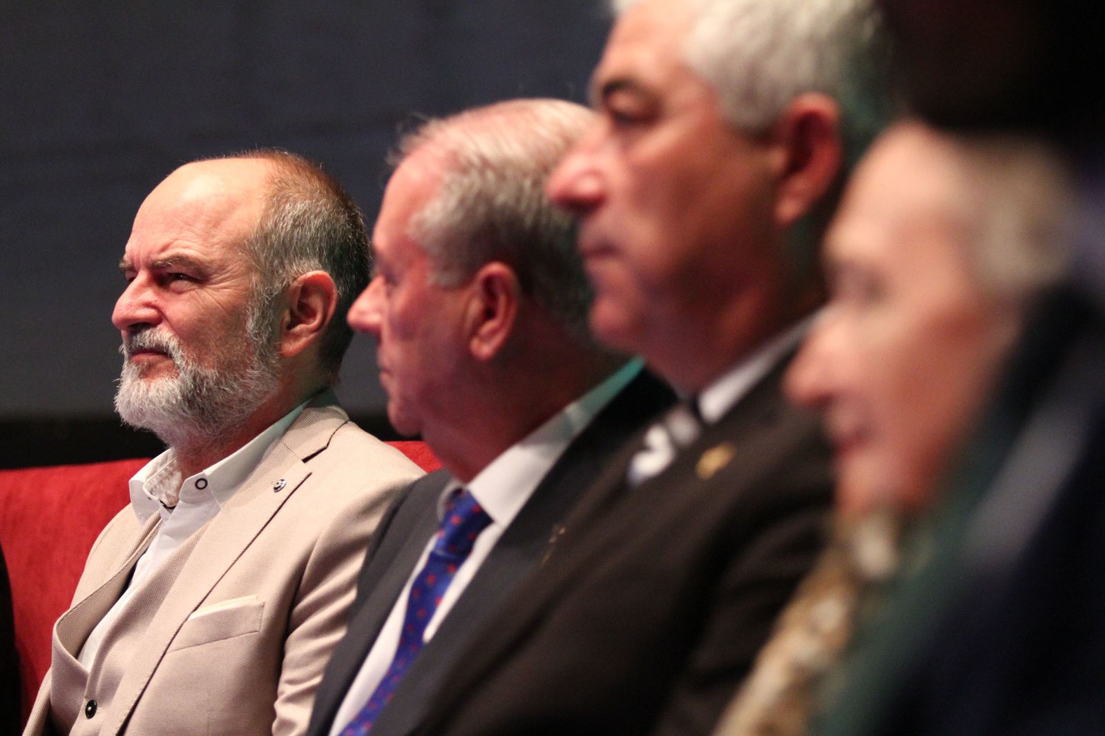 Imágenes de la entrega de las medallas de Huelva