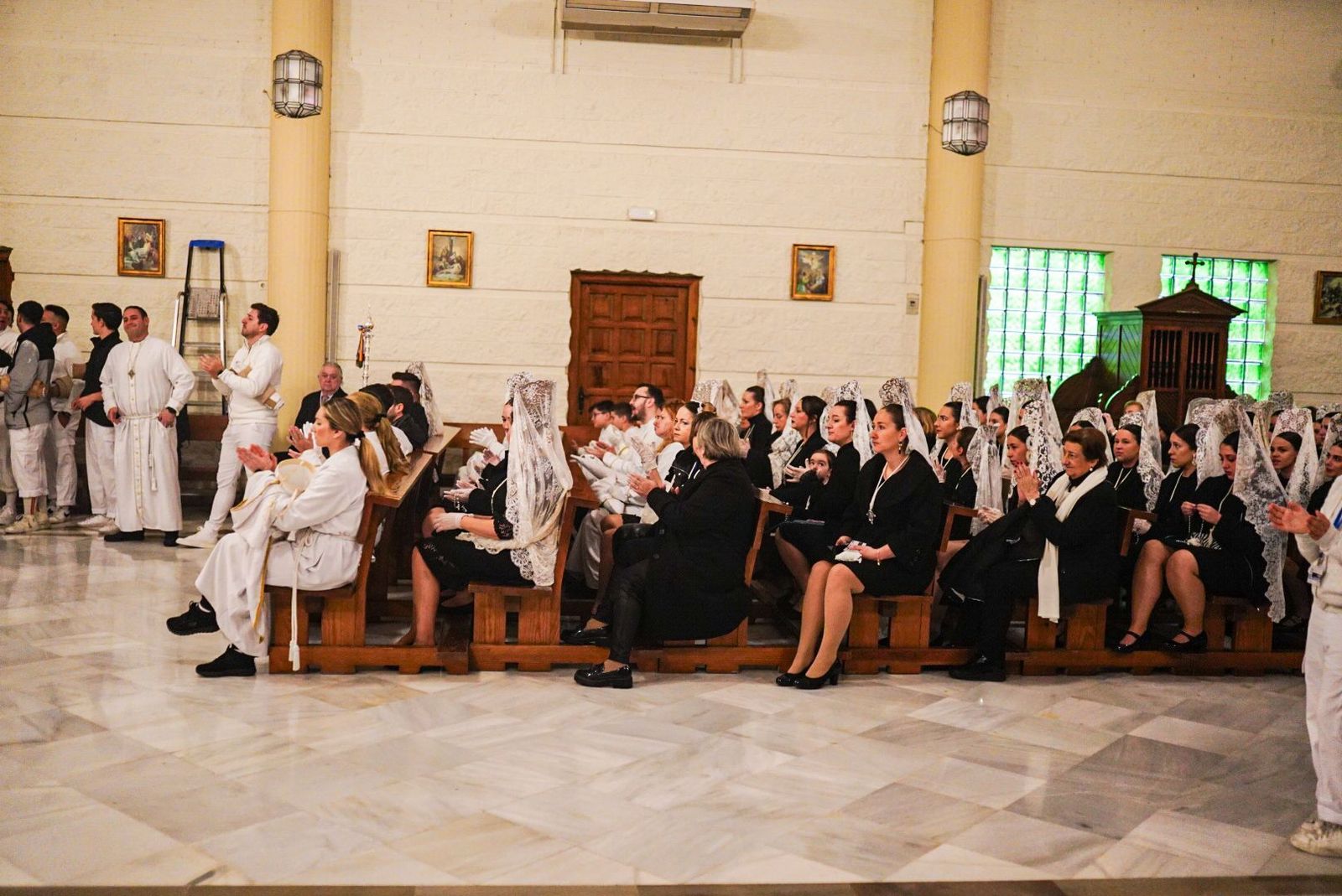 Así se ha vivido el Domingo de Resurrección en los templos en Granada