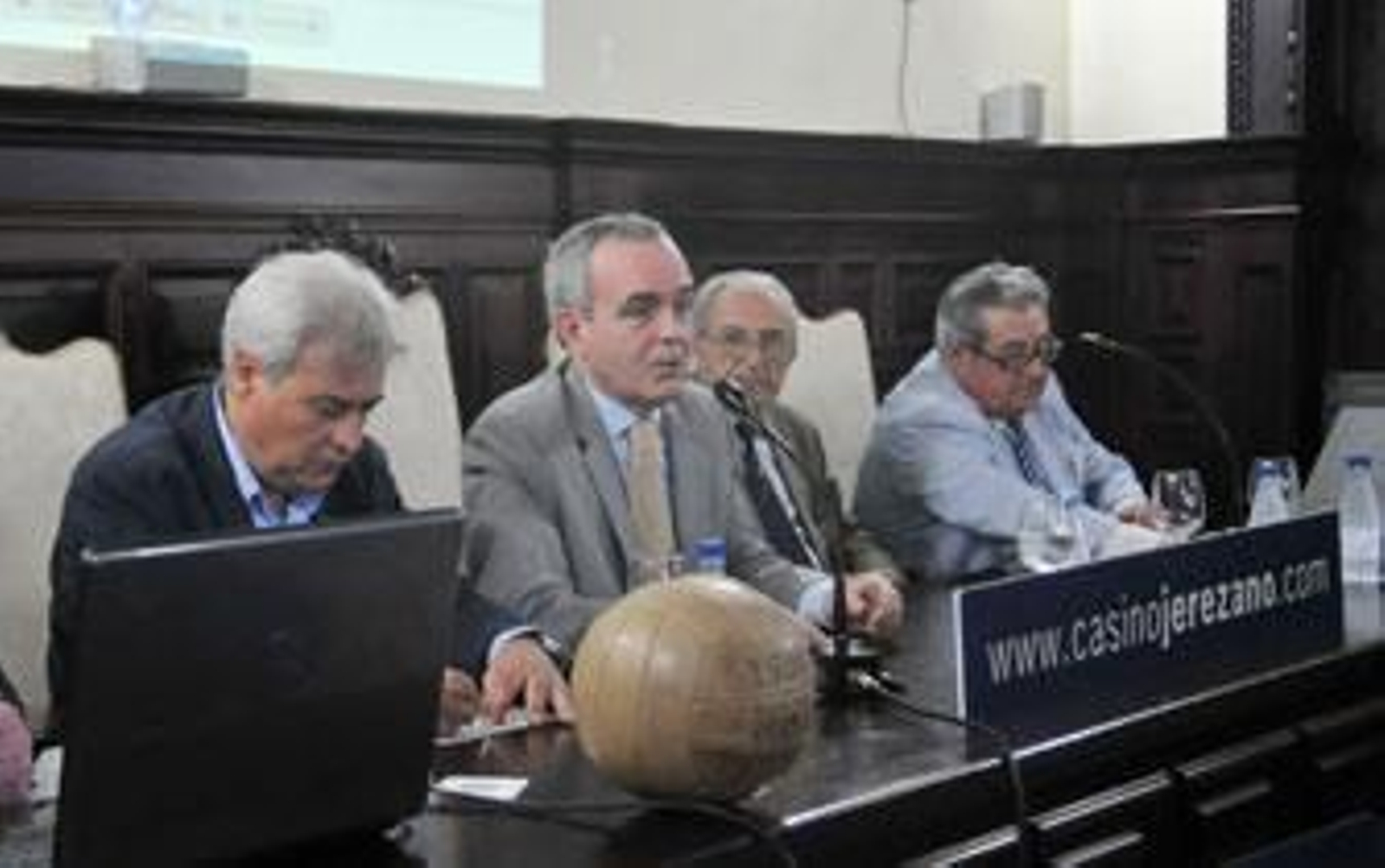 Las acciones de Comujesa pueden pasar antes del inicio de Liga a la Fundación