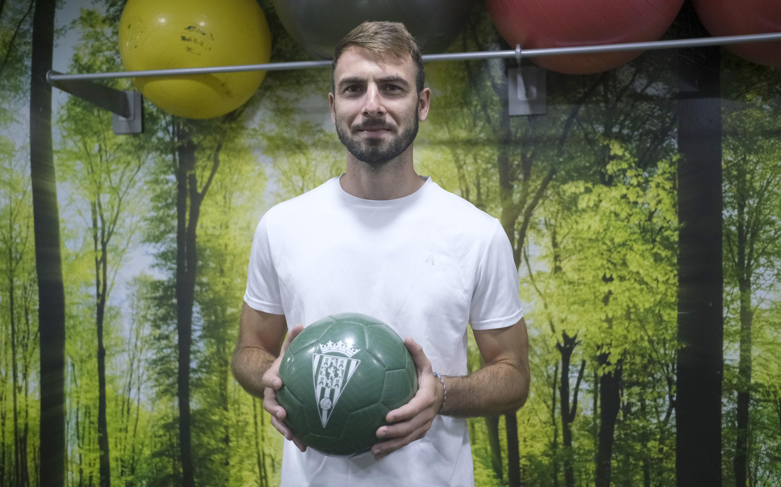 Ramón Bueno, durante su presentación con el Córdoba CF.