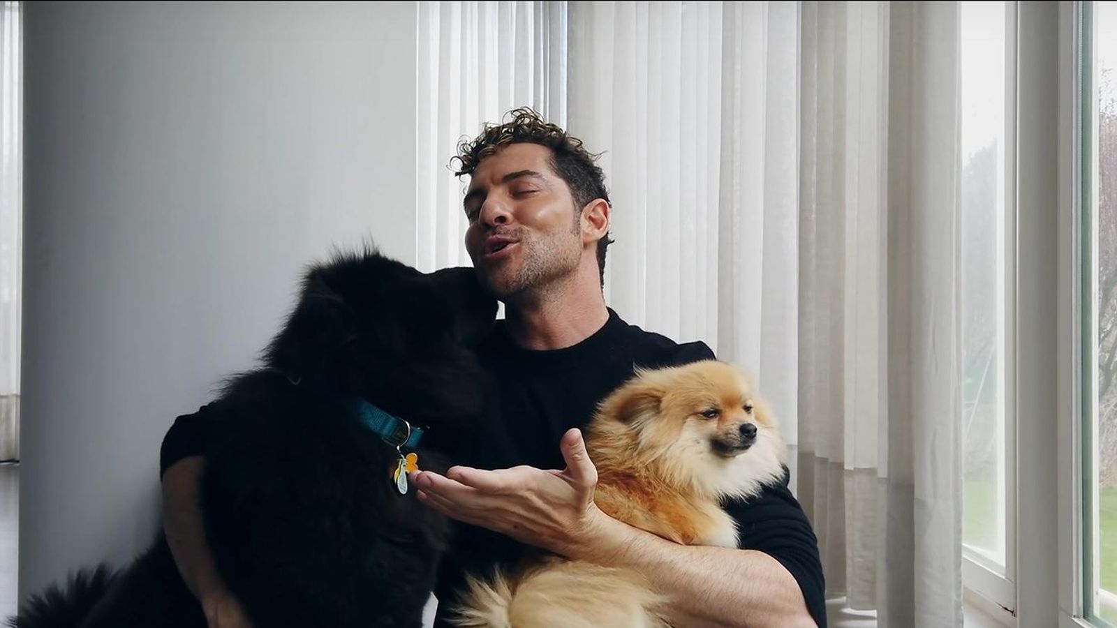 David Bisbal, en una de las imágenes del videoclip.