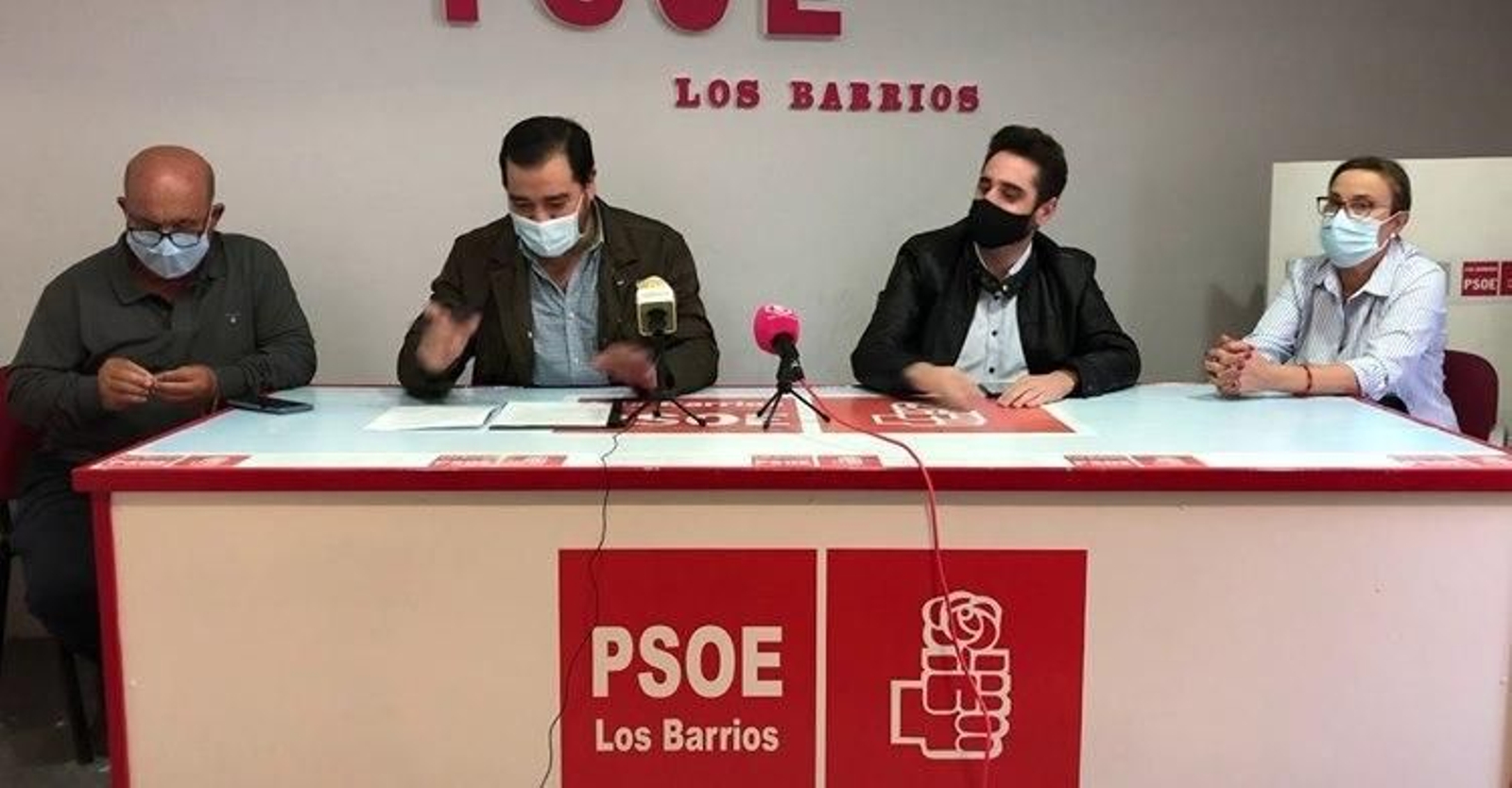 Salvador Puerto, segundo por la izquierda, junto a Daniel Perea en la rueda de prensa.