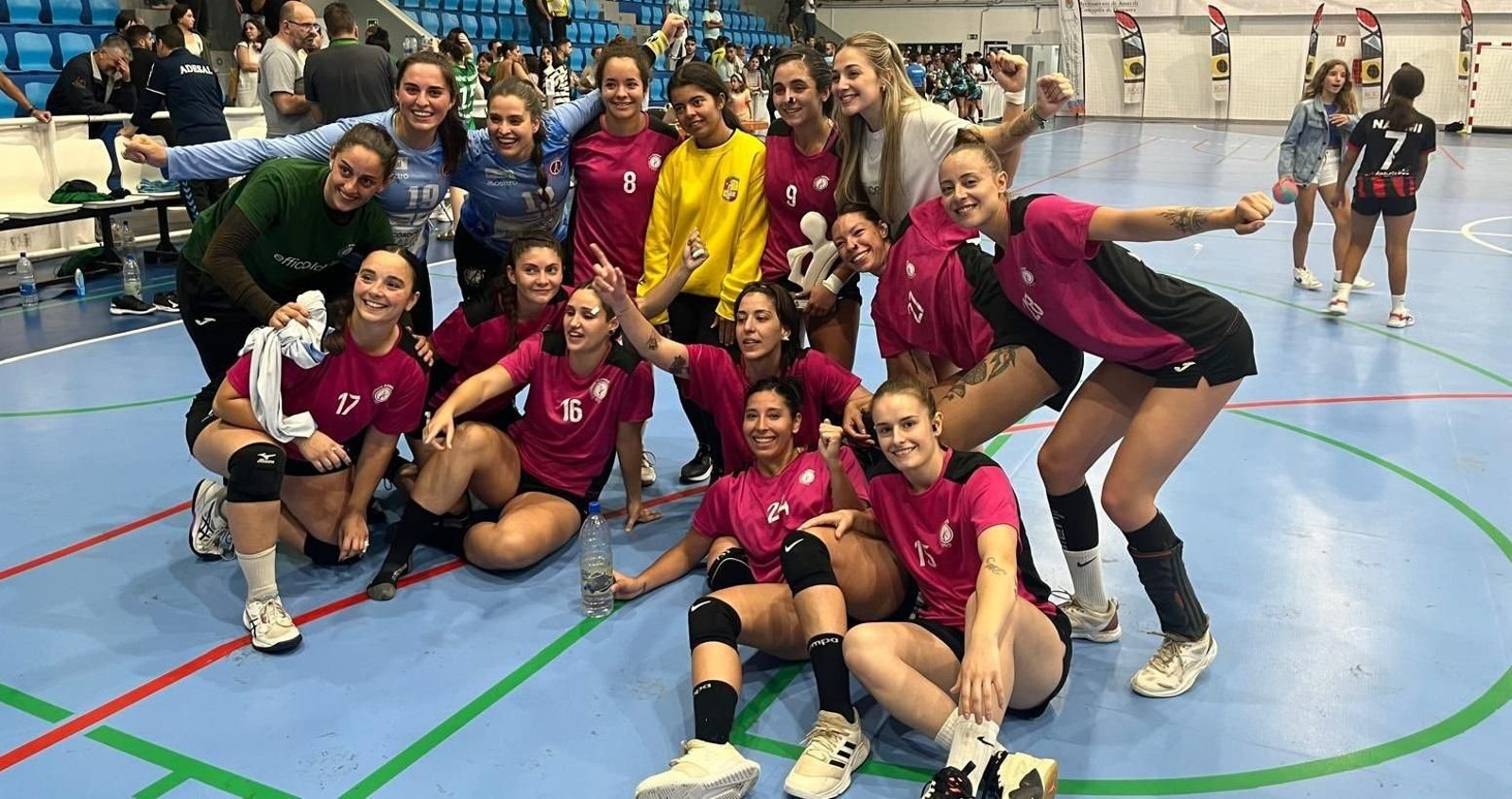 Las jugadoras del Adesal celebran su triunfo ante el Zonzamas Lanzarote.