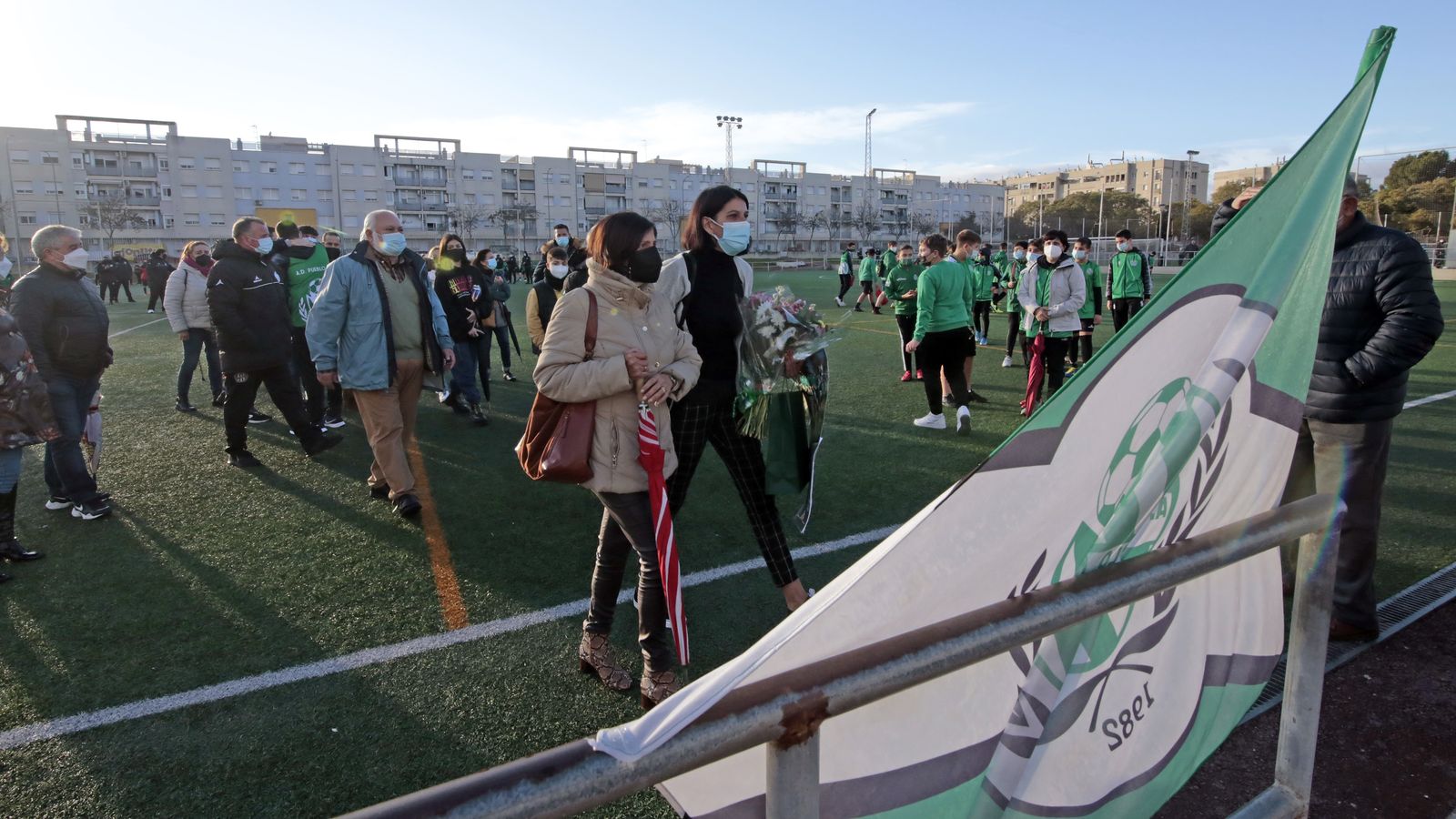 Emotivo homenaje de todo el Pueblo Nuevo a su entrenador