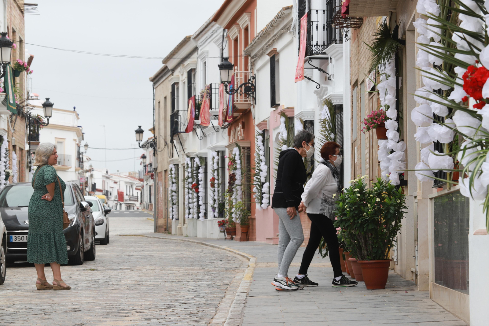 Imágenes de la jornada especial vivida en Almonte sin la procesión de la Virgen del Rocío