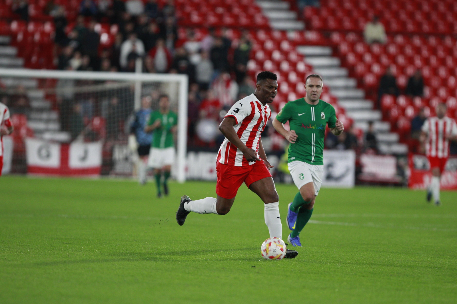 Imágenes del partido homenaje al 'eterno' capitán de la U.D. Almería, José Ortiz