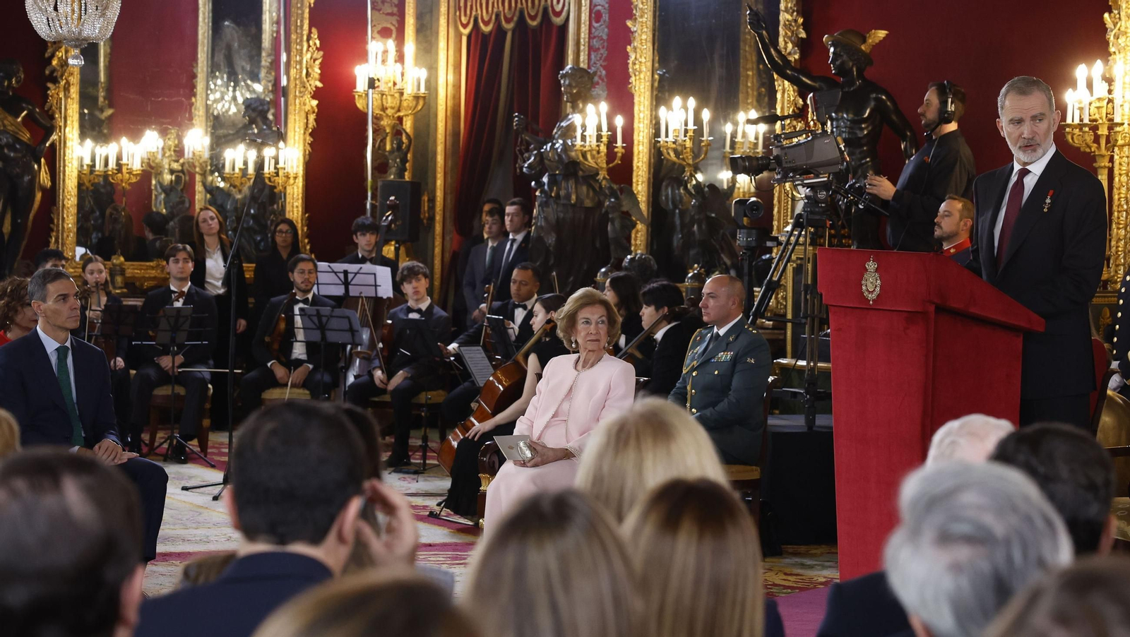 Acto central del 50 aniversario de la restauración de la monarquía