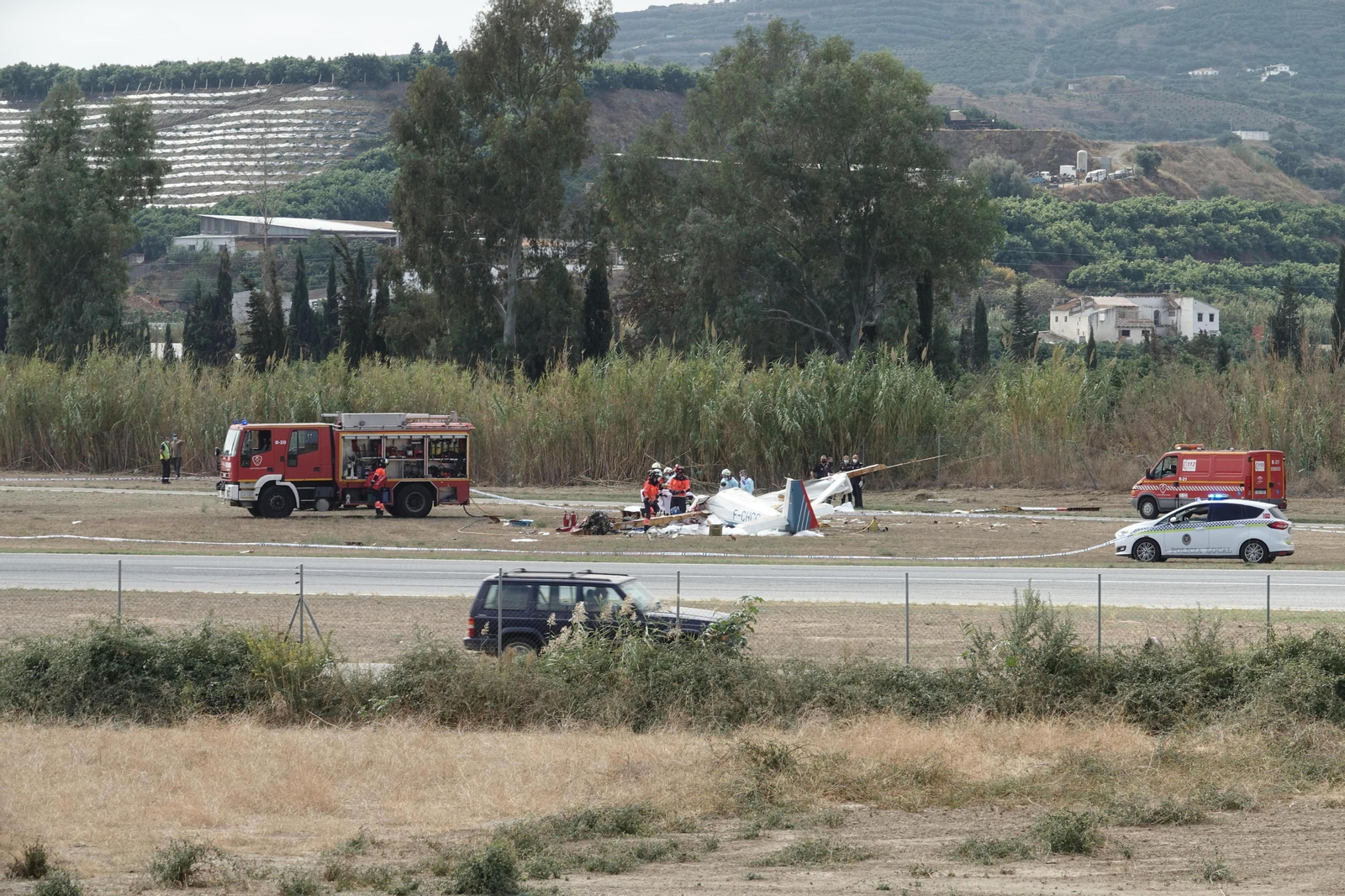 El accidente de una avioneta en Vélez-Málaga, en fotos