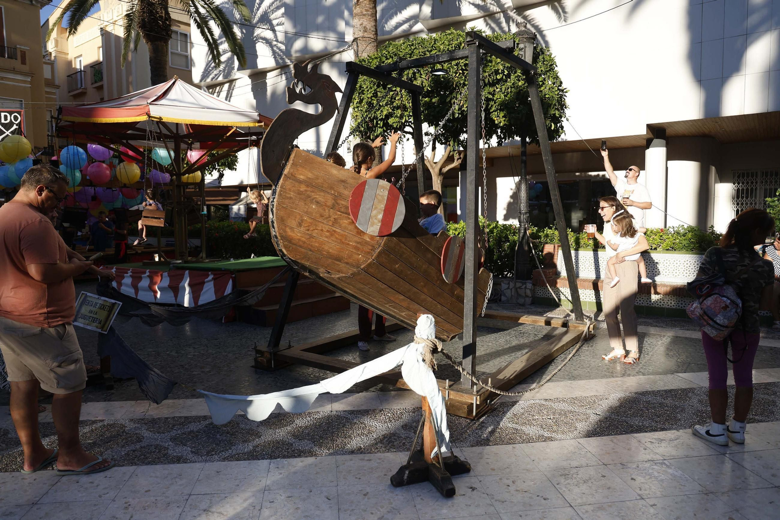 Las fotos del mercadillo pirata en La Línea