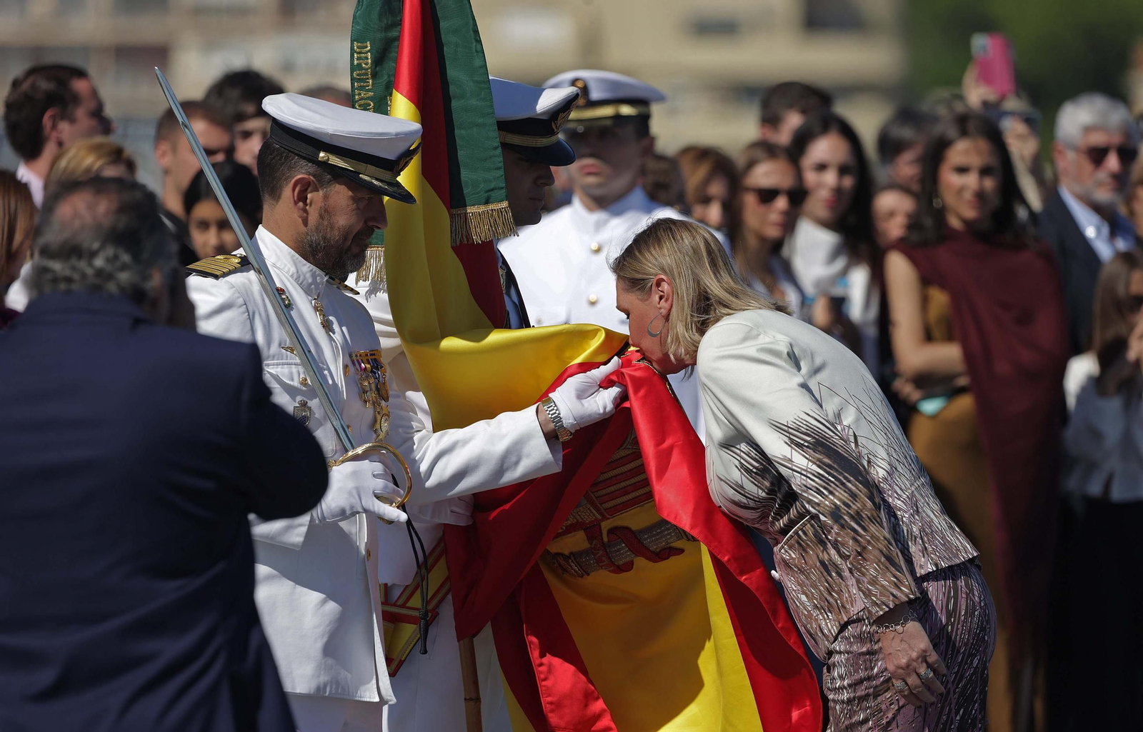 Fotos de la Jura de Bandera para personal civil a bordo del Buque de Asalto Anfibio 'Castilla' en Algeciras