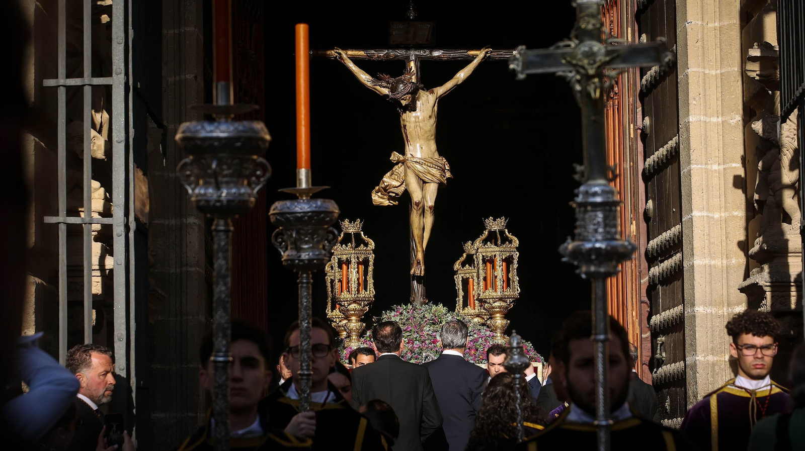 Vía Crucis extraordinario del Santo Crucifijo en Jerez