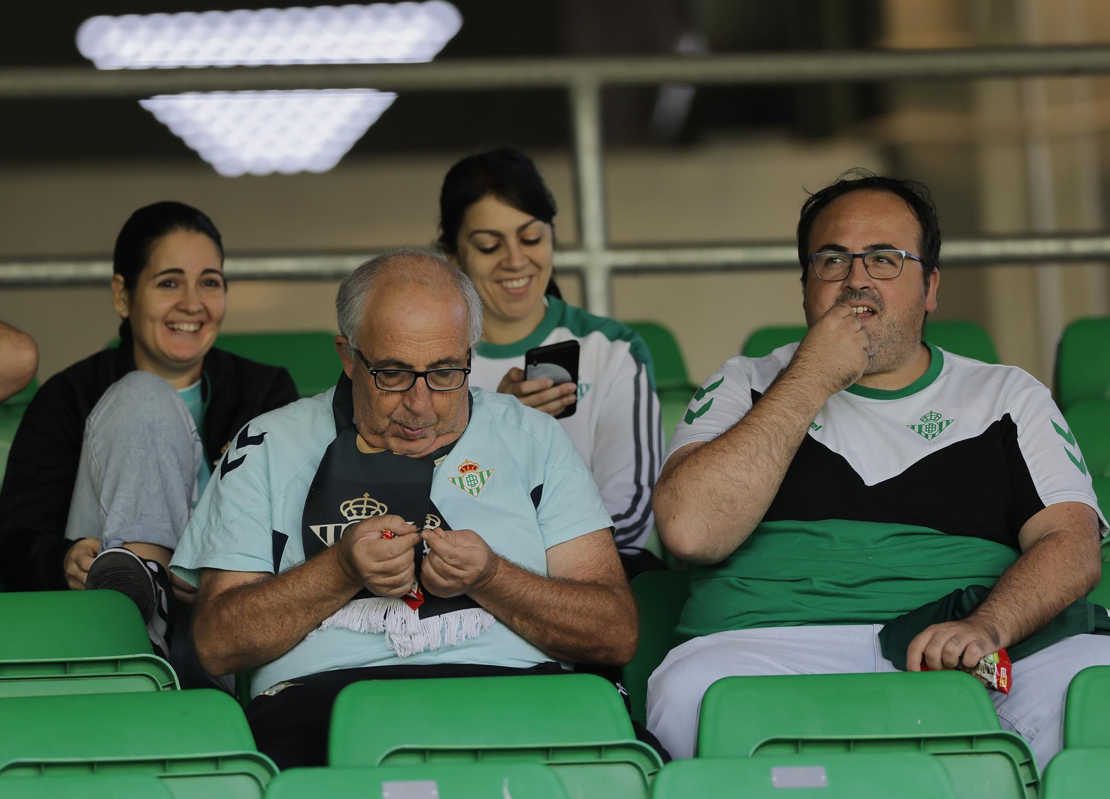 Búscate en las fotos del Betis - Celta