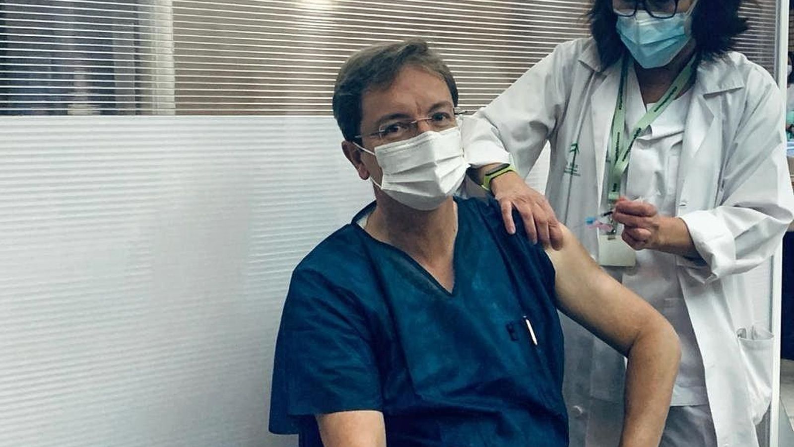 El doctor José Miguel Cisneros, jefe de Enfermedades Infecciosas del Virgen del Rocío.