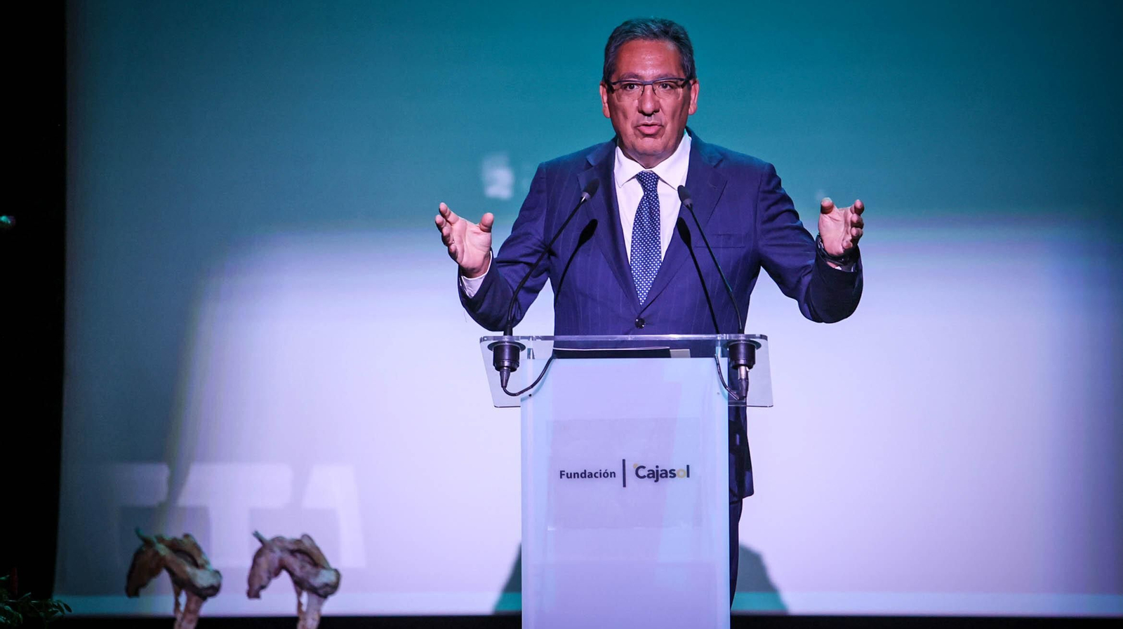 Fundación Cajasol hace entrega de los Premios Tradición en Jerez