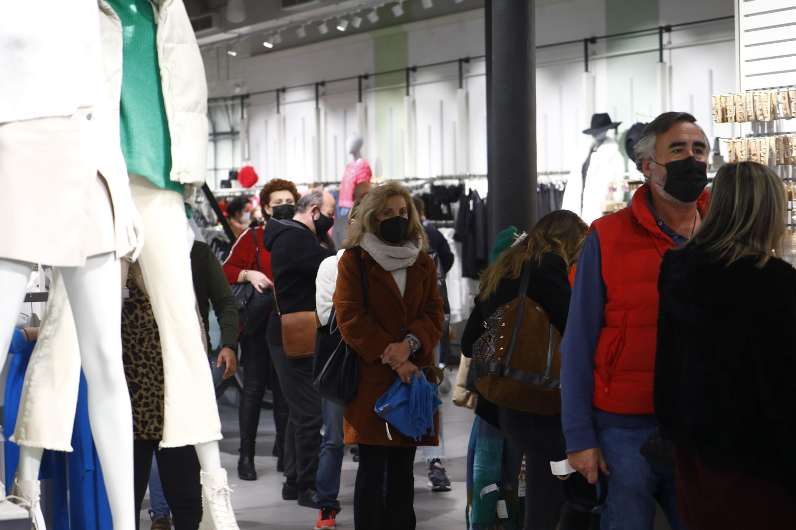 Los últimos días para comprar los regalos de Reyes, en fotografías