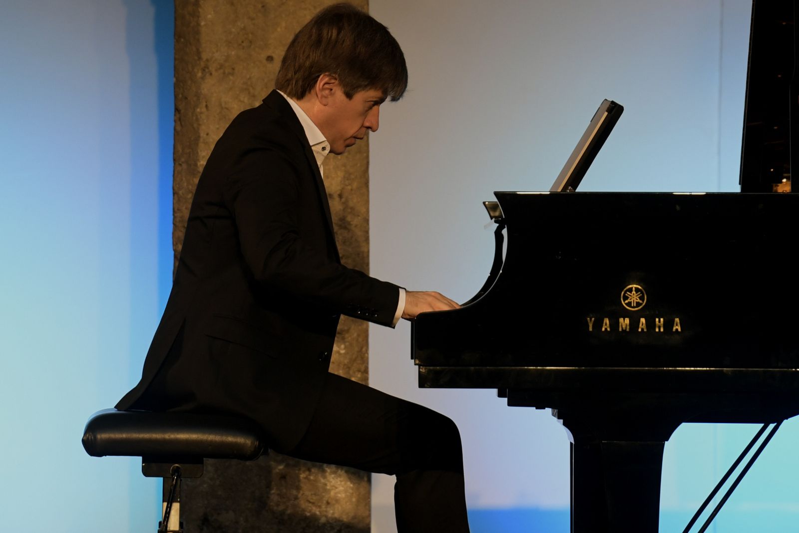 El pianista Mario Prisuelos se estrena en el Festival con un concierto en el Corral del Carbón