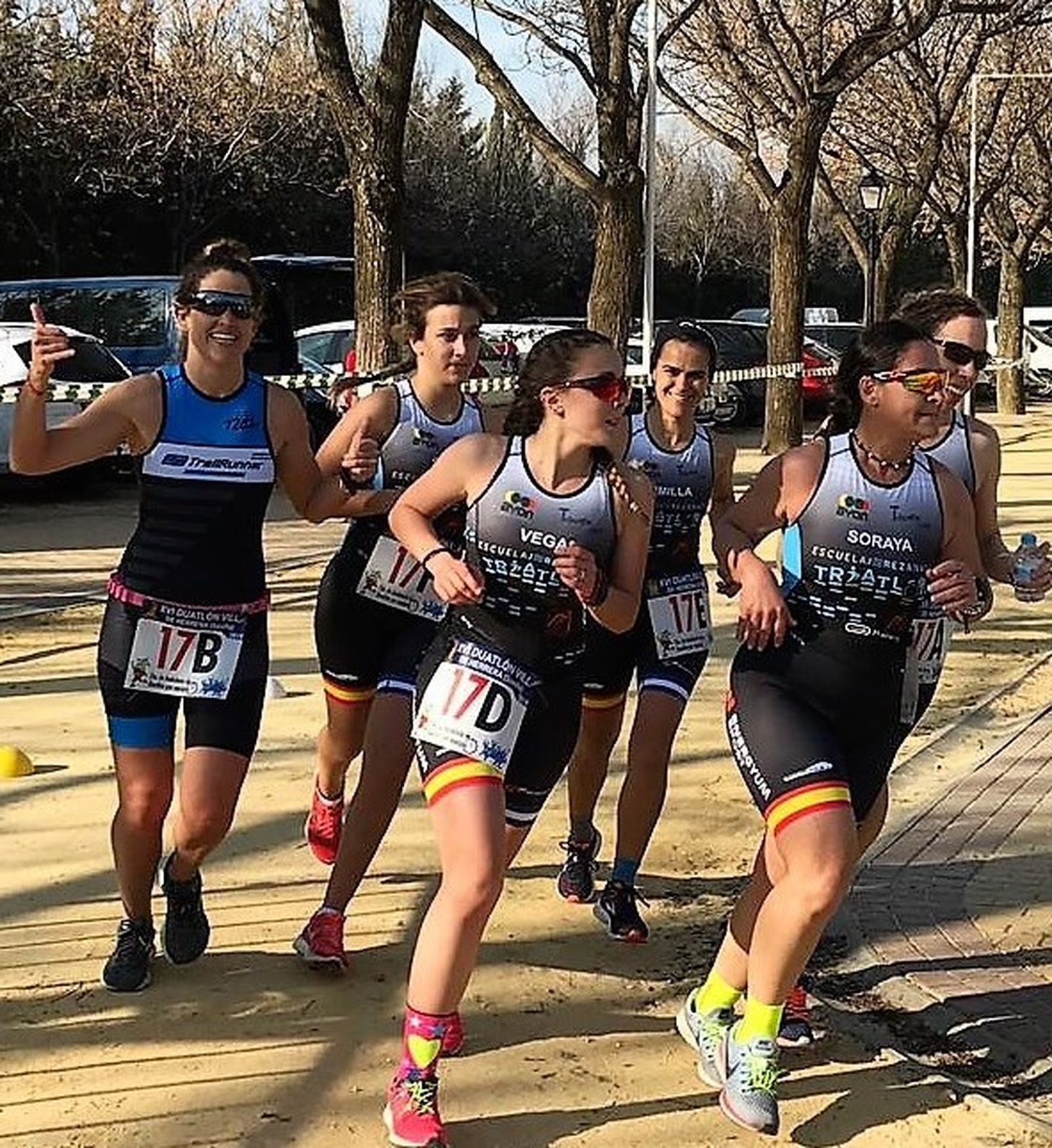 El equipo femenino de la Escuela Jerezana, en acción.