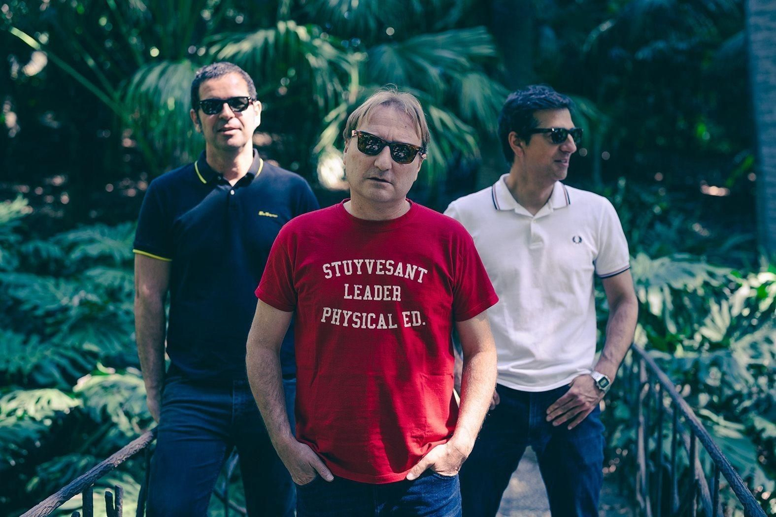 La banda de punk pop Airbag, un trío de Estepona formado por Adolfo Díaz Pepillo Medina y José Andrés Albertos.