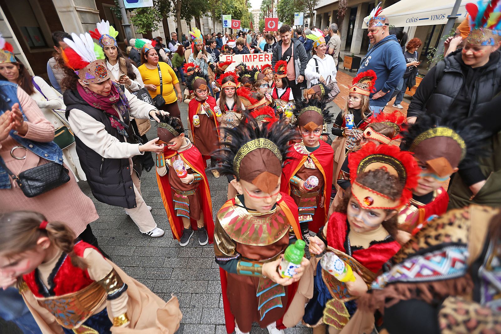 Imágenes del desfile “Un paseo por la historia”  de los niños del colegio Funcadia de Huelva