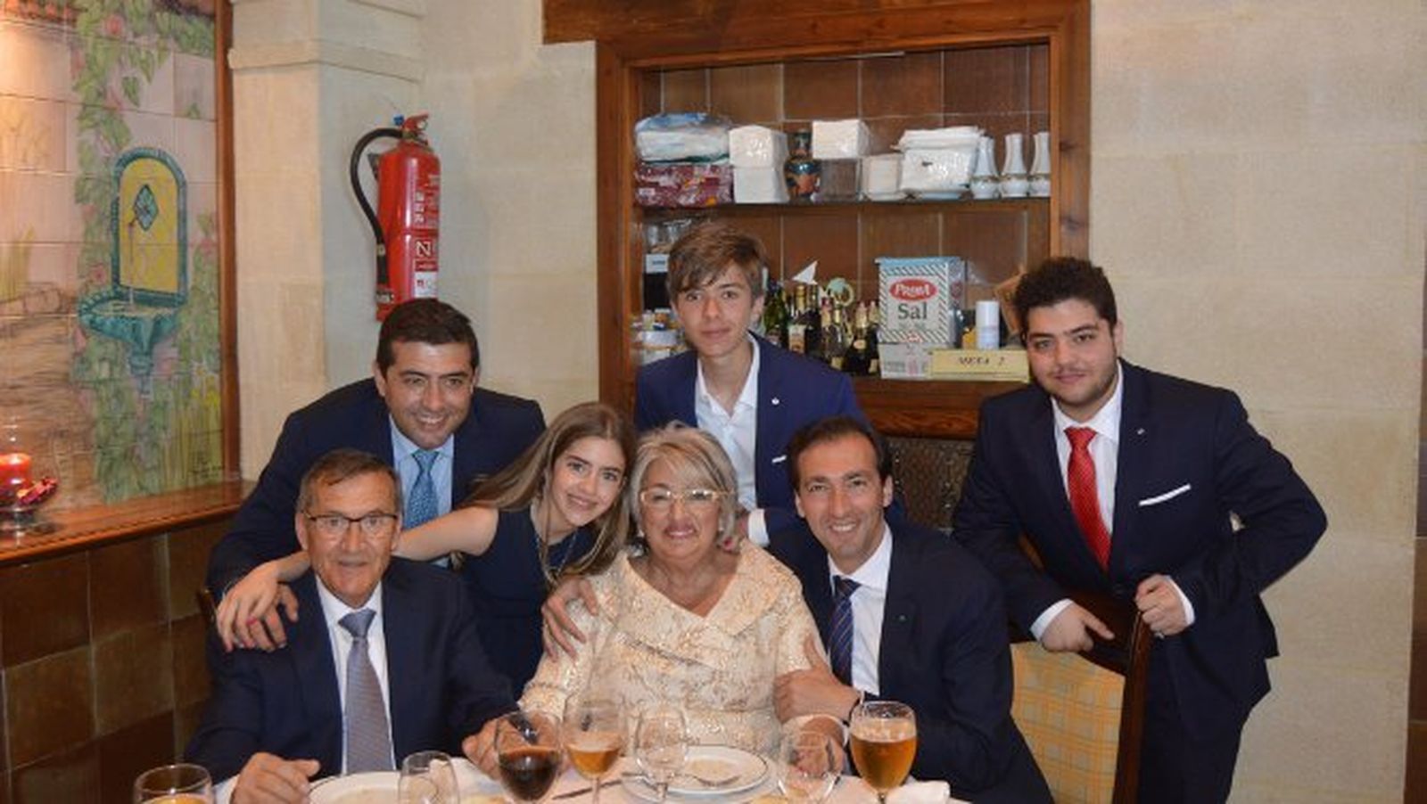 El matrimonio Navarro Rivera, con sus hijos Tomás y Jesús Navarro y sus nietos Carlota, Tomás y Jesús Navarro.