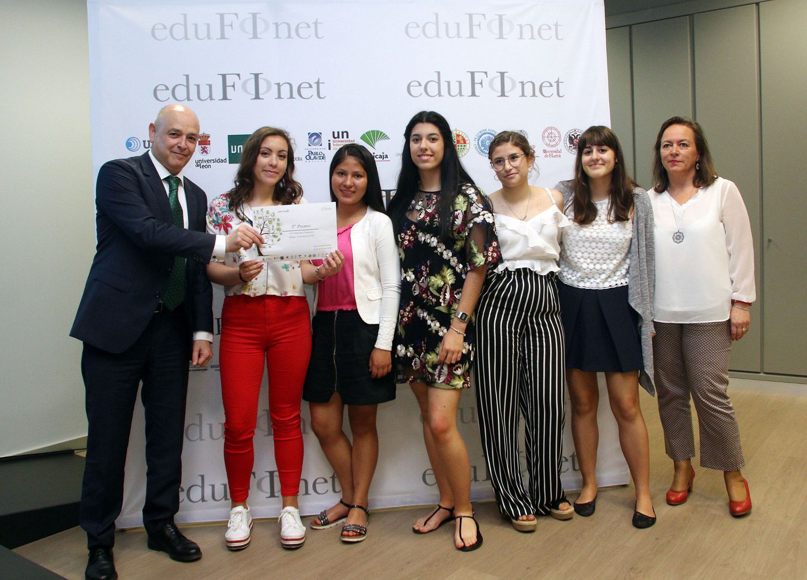 El grupo del colegio granadino IES Severo Ochoa recibió el tercer premio.