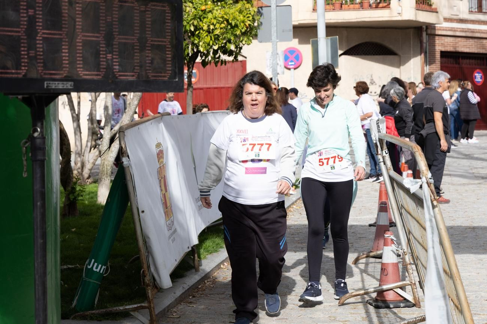 Más de 2.100 participantes corren  para promover la salud en Jaén, en imágenes (2)