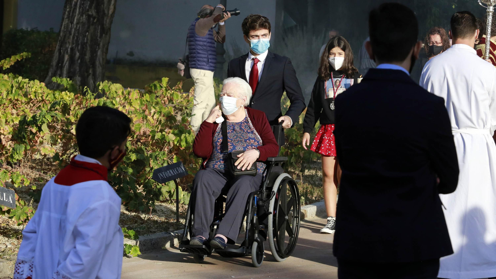 Imágenes del rosario de la Aurora de la Candelaria por los jardines de la Atalaya