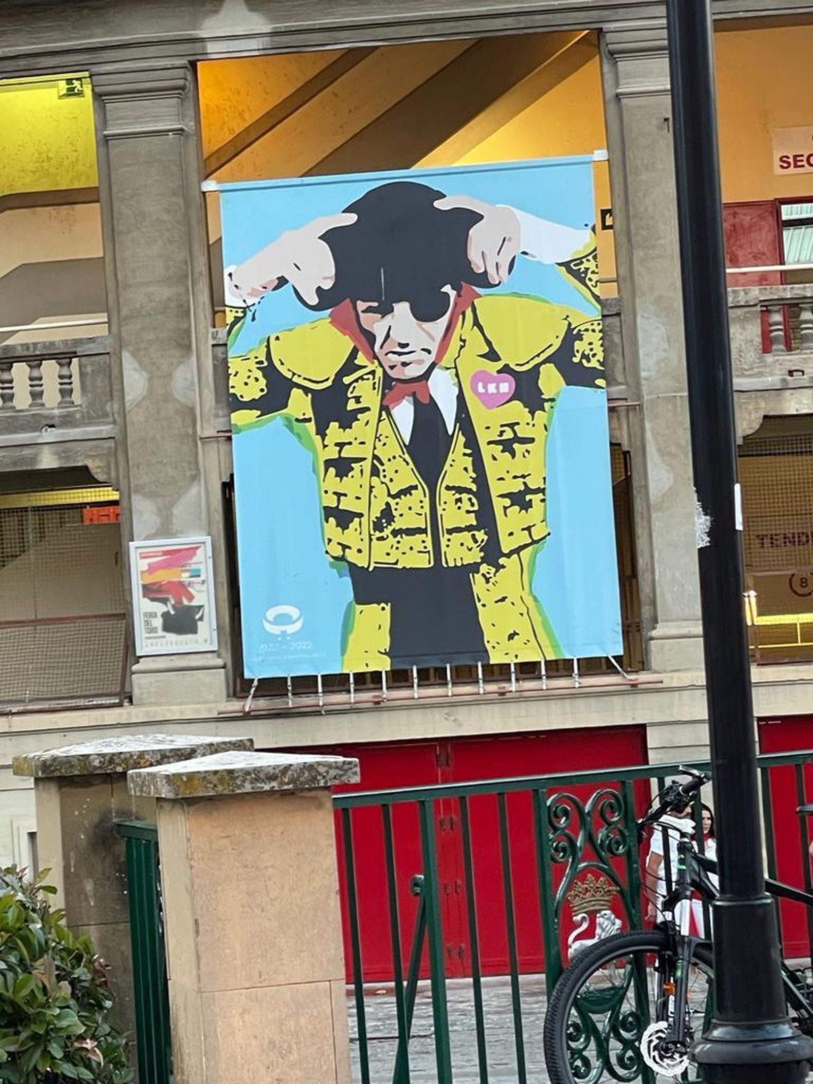 Un cartel del jerezano, en la Plaza de Pamplona.