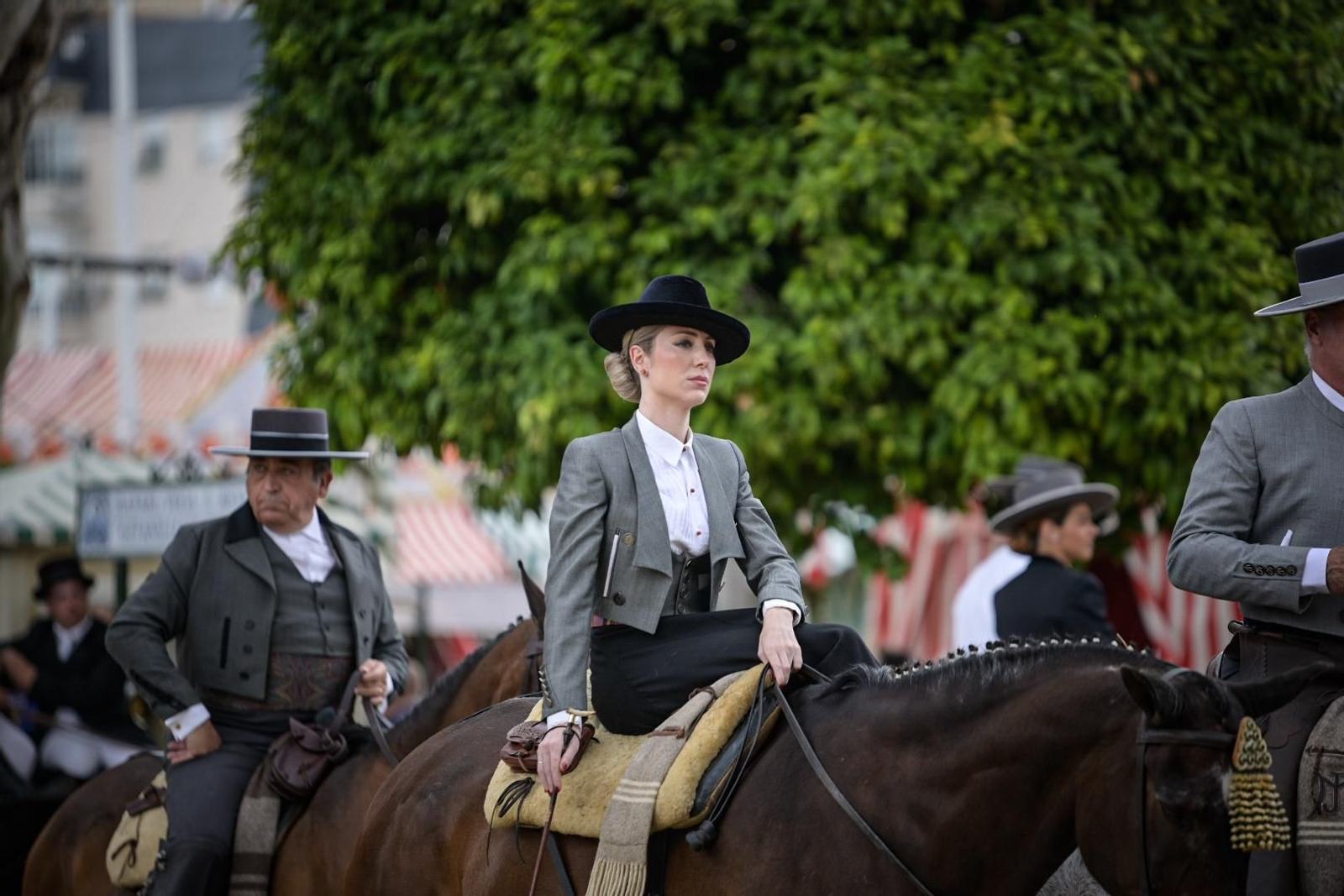 Fotos del bonito ambiente por las calles del real de la Feria de Sevilla